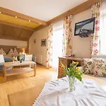 Hotel-pension Lackenbauer 4*