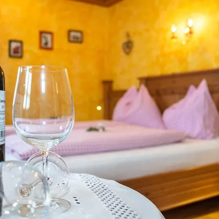 Gasthof Hotel-pension Lackenbauer 4*