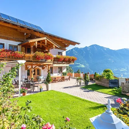 Hotel-pension Lackenbauer 4*