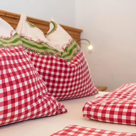 Hotel-Pension Lackenbauer 4*