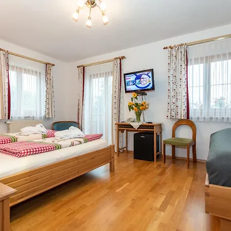 Guest house Hotel-Pension Lackenbauer 3*