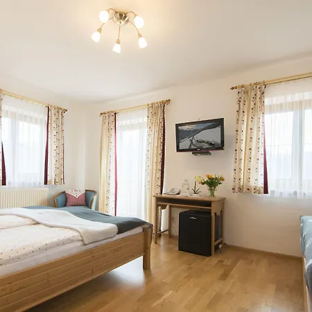 Guest house Hotel-Pension Lackenbauer 4*