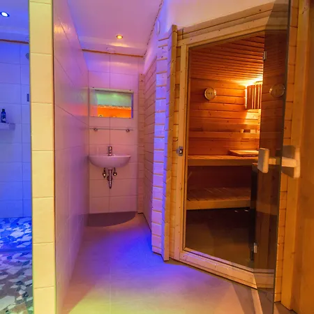 Hotel-pension Lackenbauer 4*