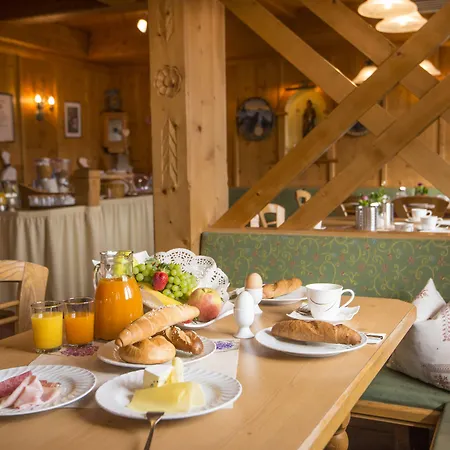 Gasthof Hotel-pension Lackenbauer 4*