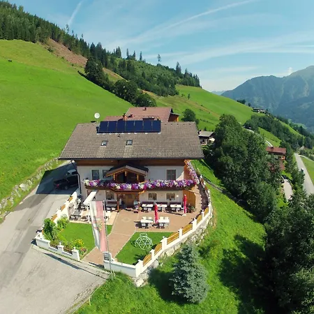 Hotel-pension Lackenbauer 4*