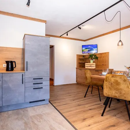 Haus Lackenbauer Apartment