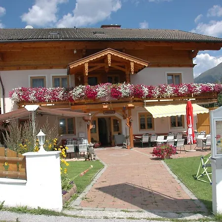 Hotel-Pension Lackenbauer Guest house 4*