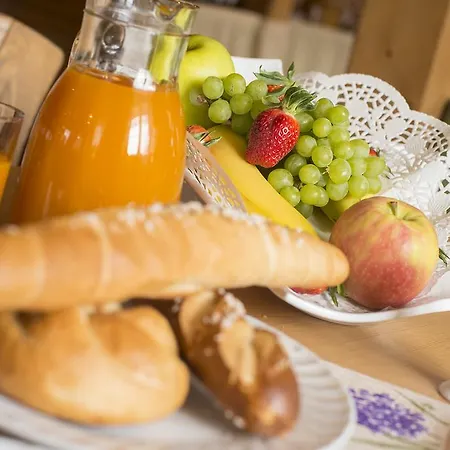 Hotel-Pension Lackenbauer